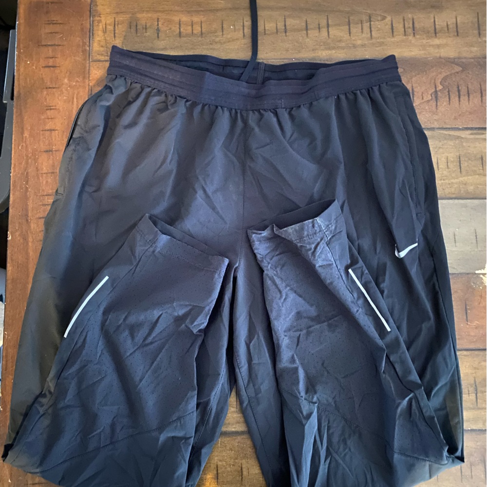 Nike Dry-Fit cropped joggers